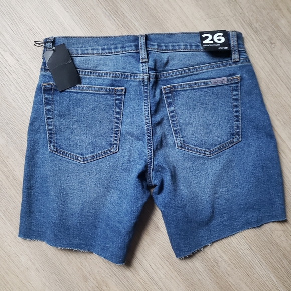 NWT Joe's Jeans Womens Easy Bermuda Mid-Rise Frayed Hem Cuffed Shorts 26 $168 - Picture 9 of 13